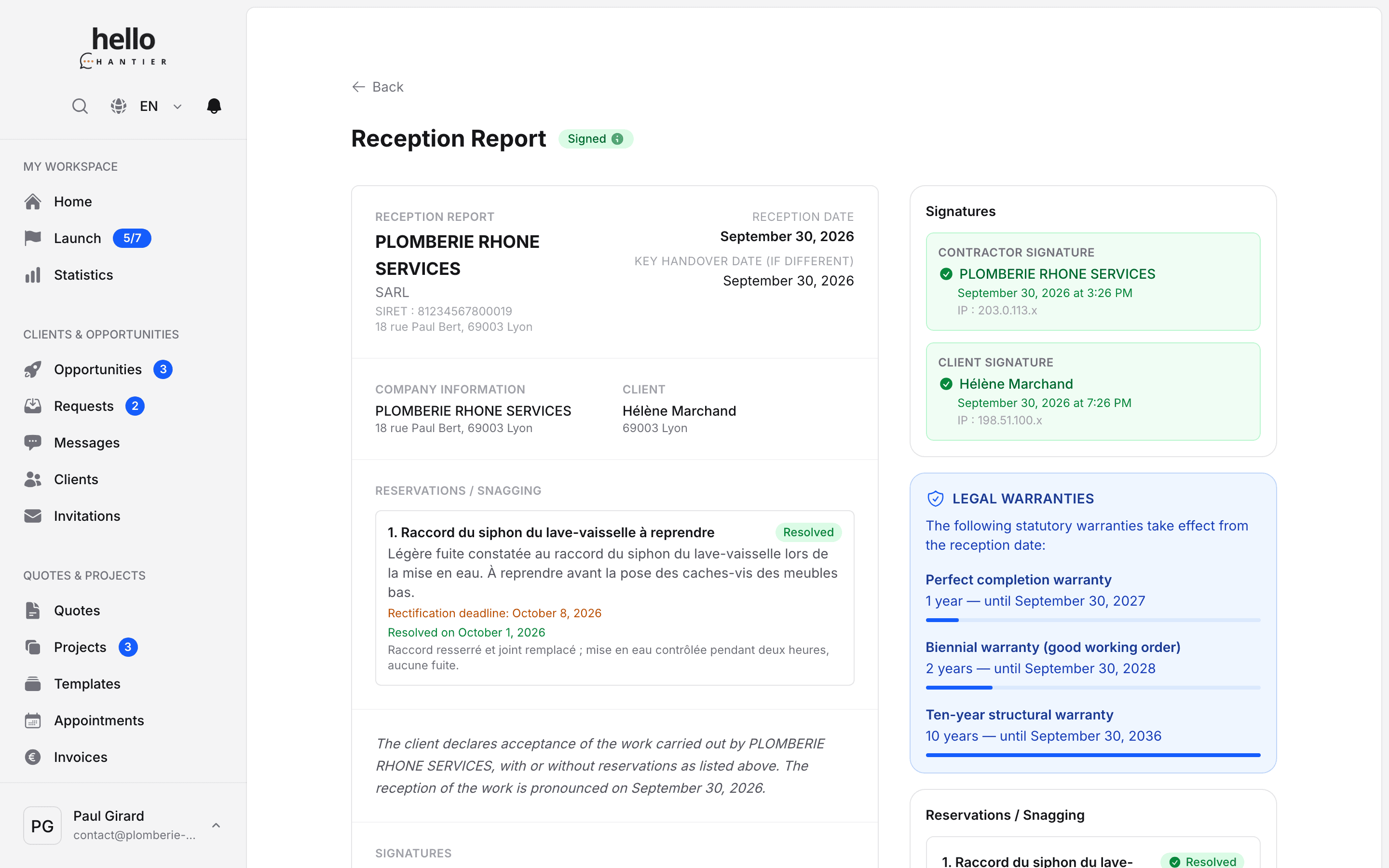 Handover report screen for professionals: the snags to clear and both parties’ signatures.